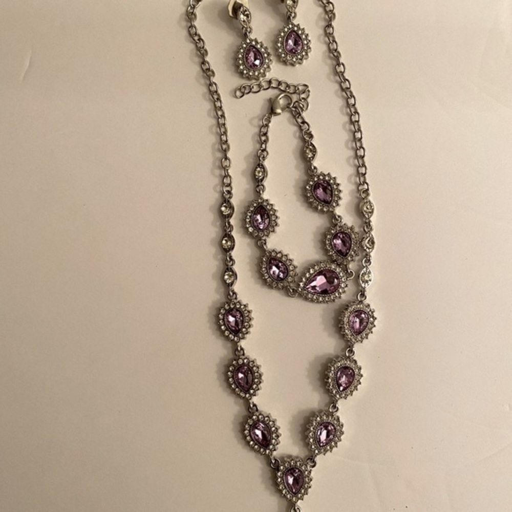 Lilac glass Austrian Crystal set - Picture 5 of 9